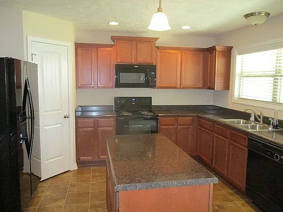 3rd image of 4129 Giamomo Dr