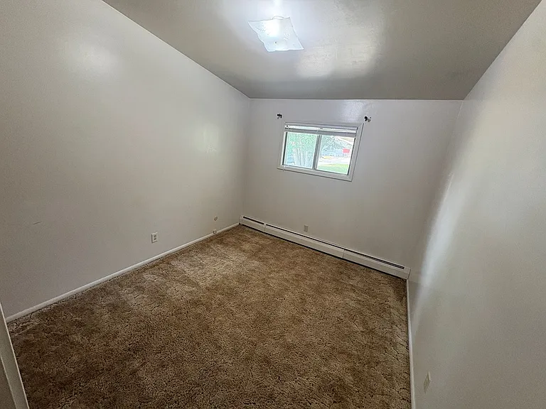 920 & 920-1/2 Crist Dr — Photo 7