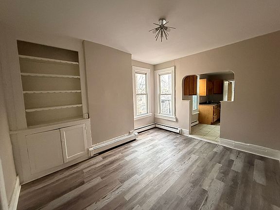 4th image of 61 Laidlaw Ave #37E