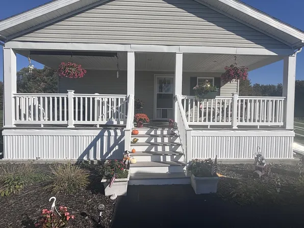 32 Kendall Ct, Raynham, MA 02767