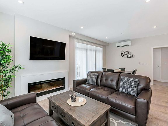 3rd image of 45500 Market Way #101