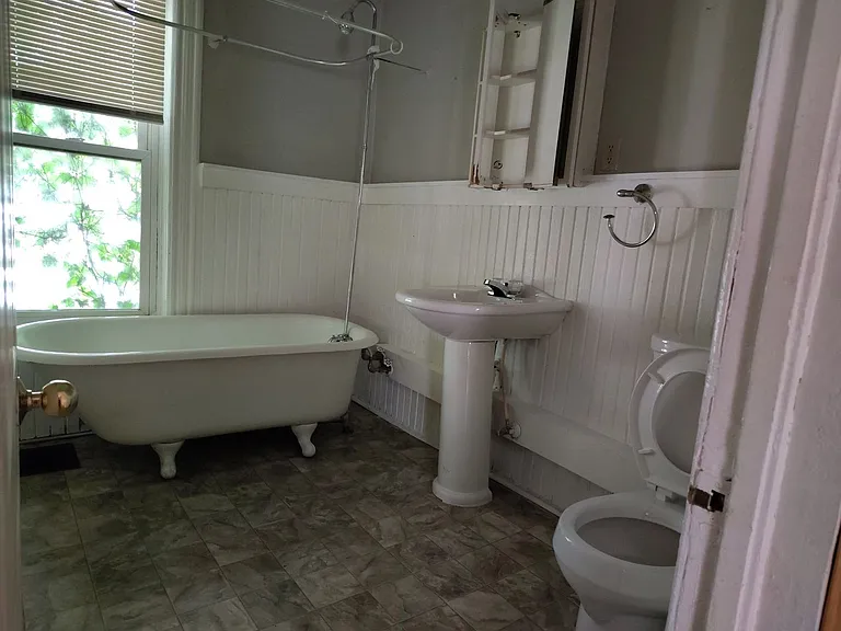 2425-27 W Greenfield Ave — Photo 26
