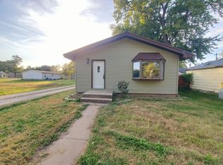 505 N 10th St, Canton, MO 63435