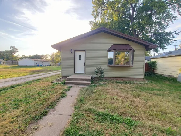 505 N 10th St, Canton, MO 63435
