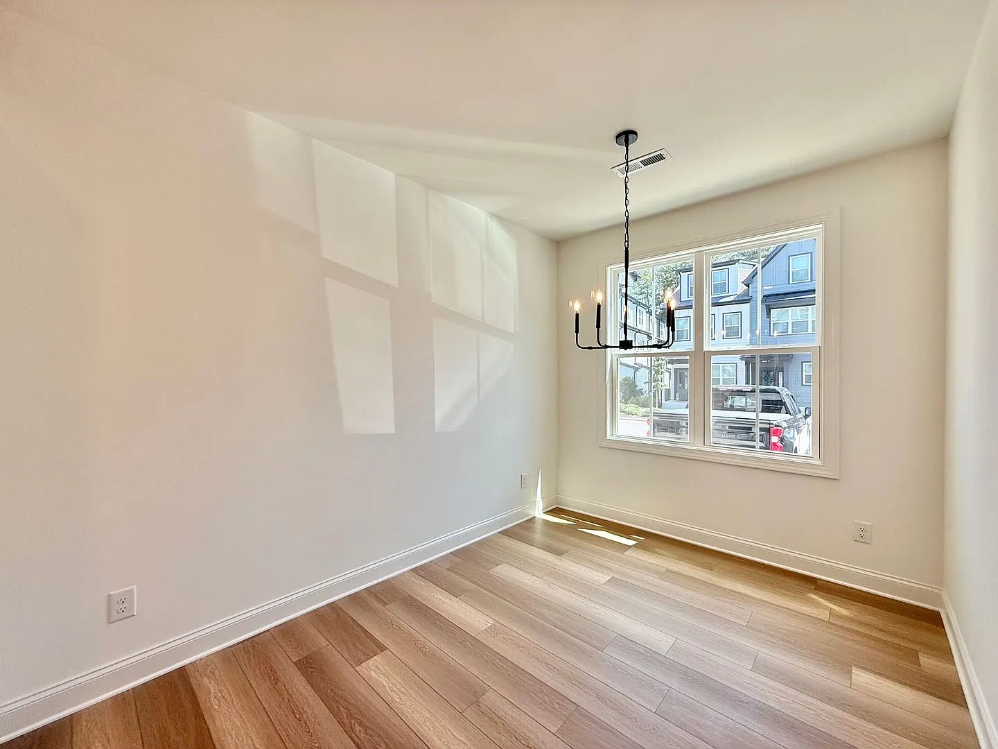**Offering $150 Rent Discount For First 6 Months, Refundable Application Fees & $150 Move In Prom... — Photo 4