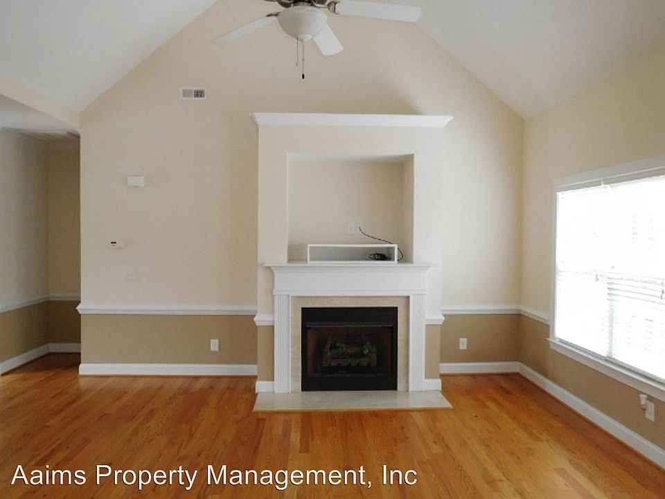 1st image of 25 Remington Hill Dr
