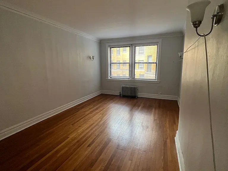 605 Hinman — Photo 15