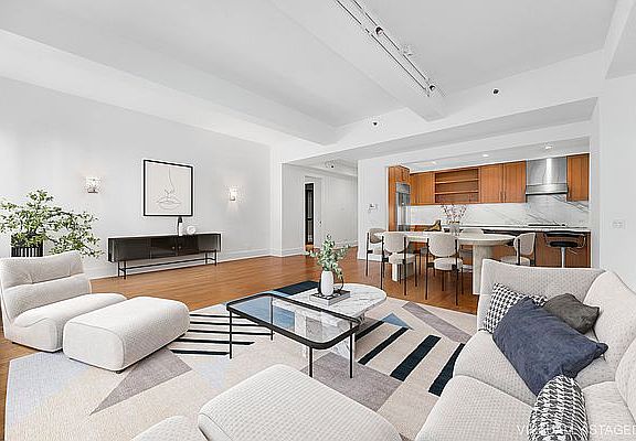 3rd image of 130 W 30th St APT 4B