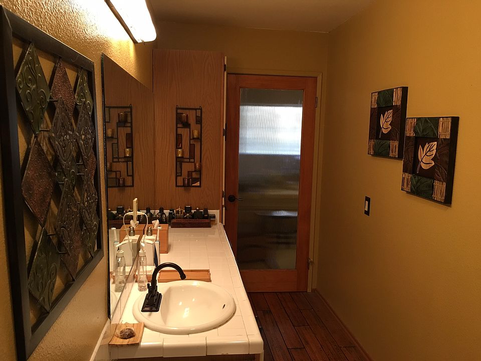 Master Suite Restroom