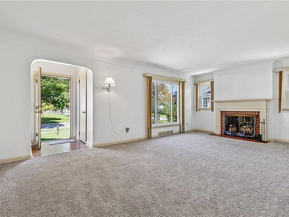 2nd image of 5268 Oakmont Dr