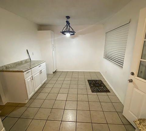 5th image of 3920 W 182nd St