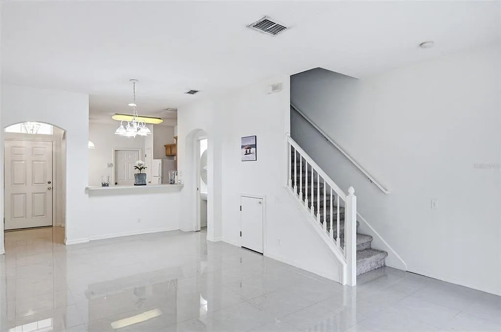 2 bed, 2.5 bath, 1240 sqft, $1,800 — Photo 4