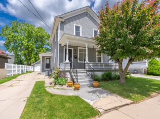 908 Superior St, Aurora, IL 60505