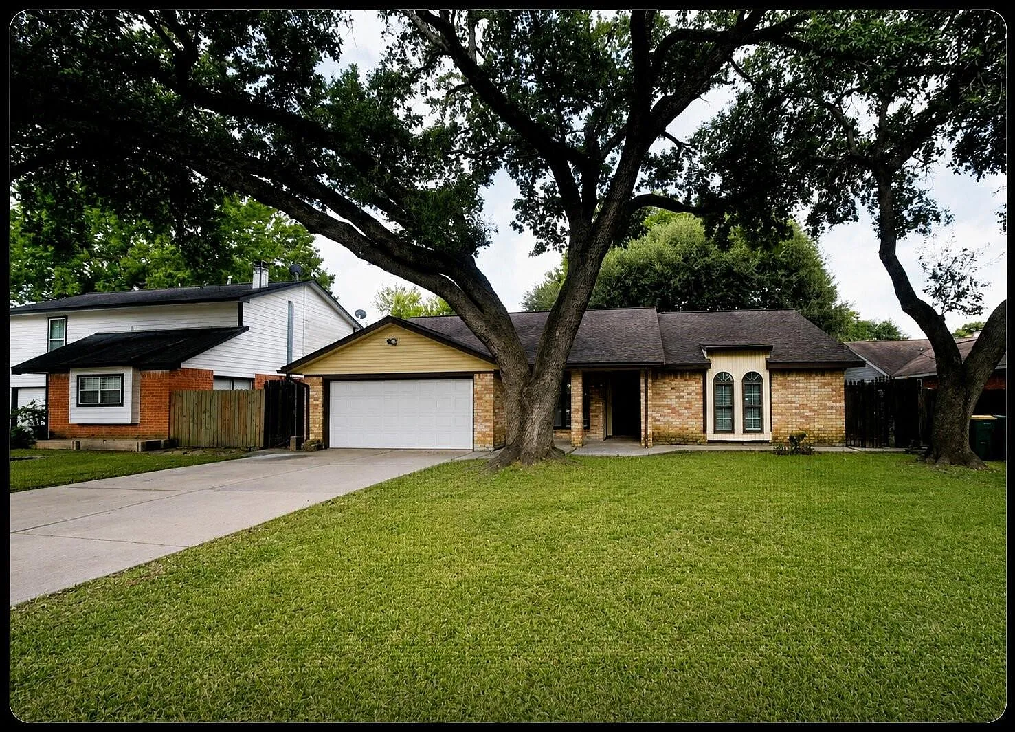 3 bed, 2.0 bath, 1748 sqft, $2,100 — Photo 1