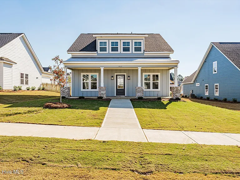 915 Sandpiper Xing — Photo 1