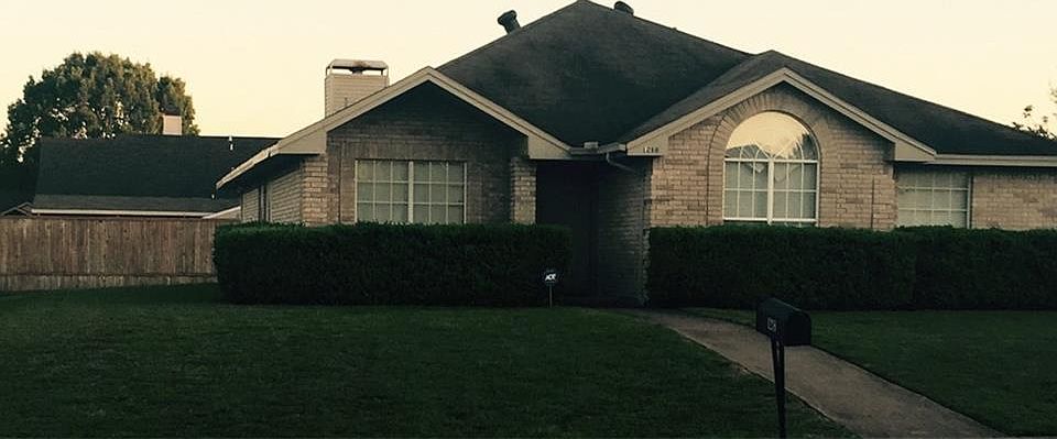 2nd image of 1218 Rosewood Ln