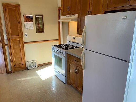 5th image of 3722 Sheridan Ave N