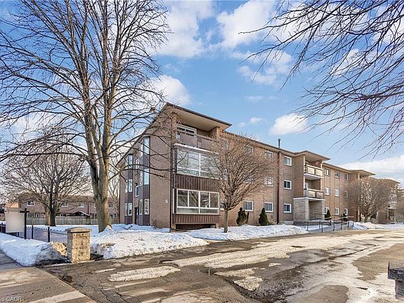3rd image of 67 Breckenridge Dr #202