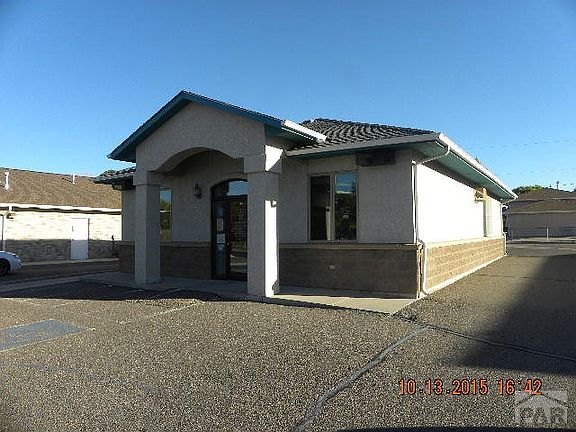 2nd image of 3914 Sandalwood Ln