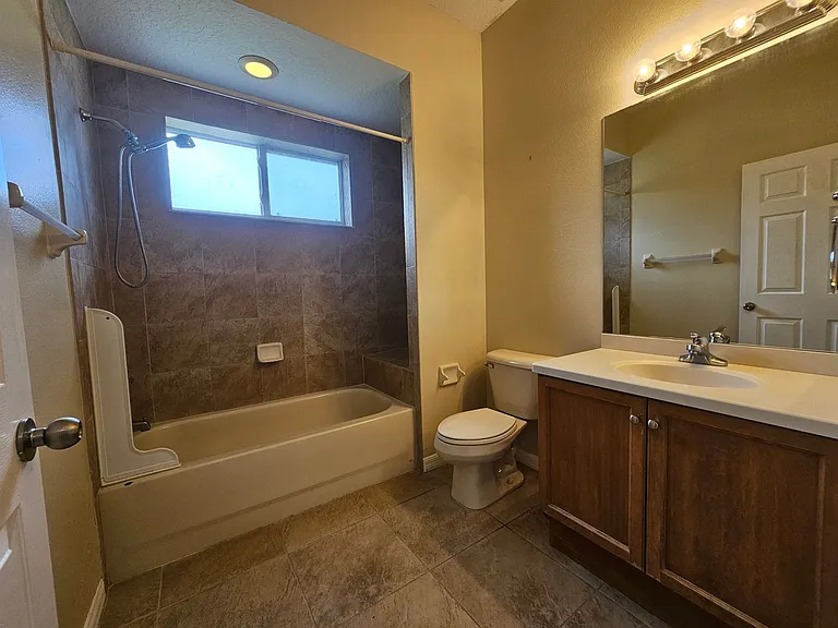 1107 Oxbridge Dr — Photo 58