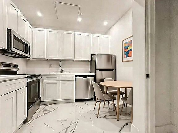 2nd image of 248 W 35th St #405