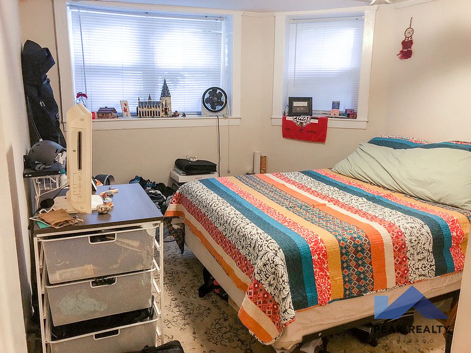 1st image of 1441 W Berteau Ave APT 2F