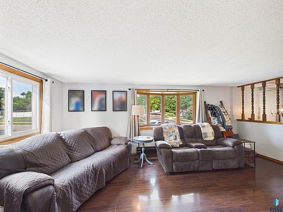 3rd image of 721 NE 7th St