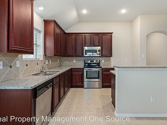 3rd image of 939 Mazatlan Dr
