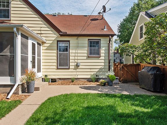3rd image of 5412 Queen Ave S