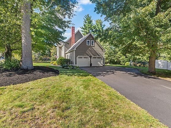 4th image of 6 Carriage House Way