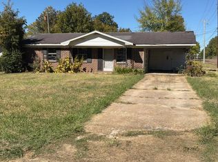 747 E Half Mile St, West Point, MS 39773