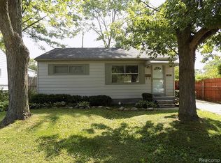 28722 Brentwood St, Southfield, MI 48076
