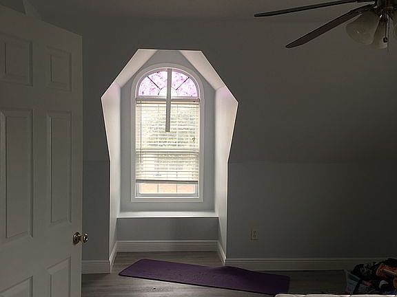 5th image of 465 Leawood Cir