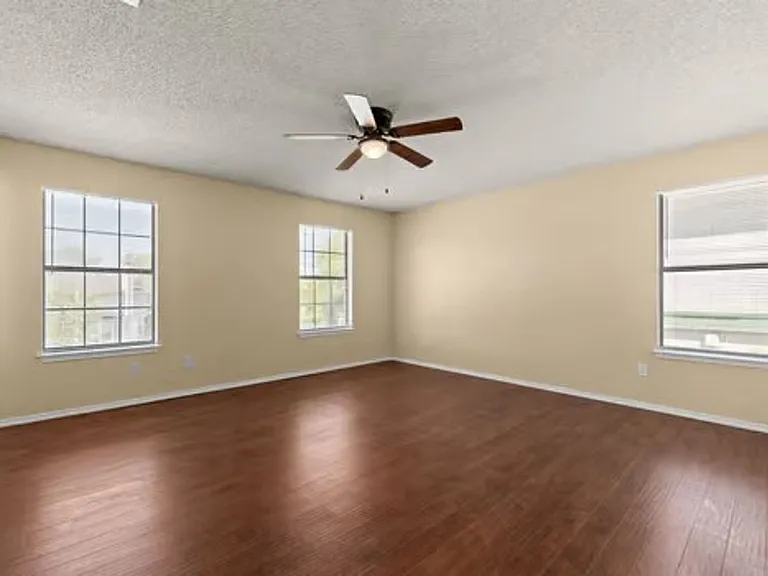 906 Tanner Rd — Photo 17