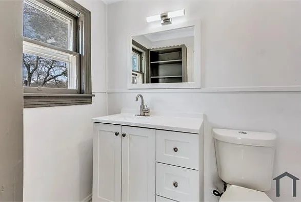 305 N Robinson St #C — Photo 35
