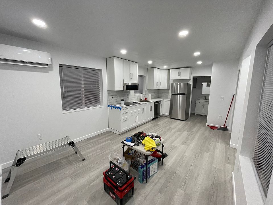 NOTE: These photos were taken around 95% Completion. Home is complete, updated pictures in progress
