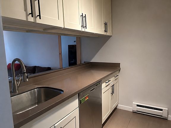 5th image of 6627 Lakeview Dr APT A102