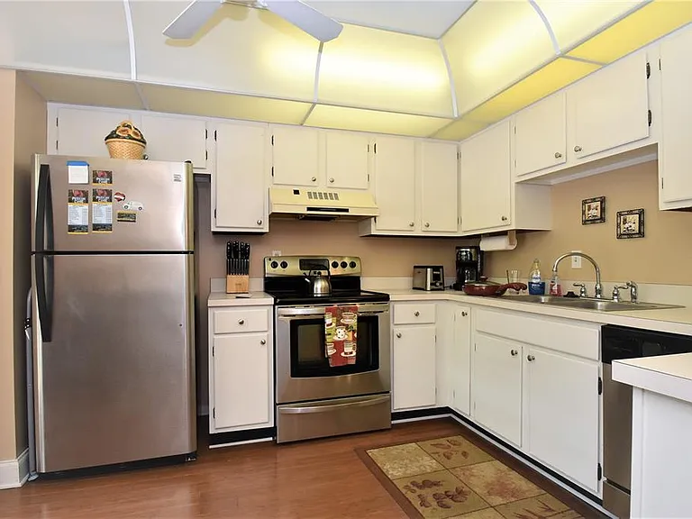 1637 Brookhouse Ct #BR243 — Photo 2