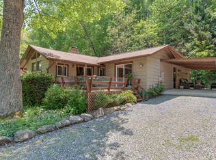 160 Winding Creek Ct, Lake Lure, NC 28746