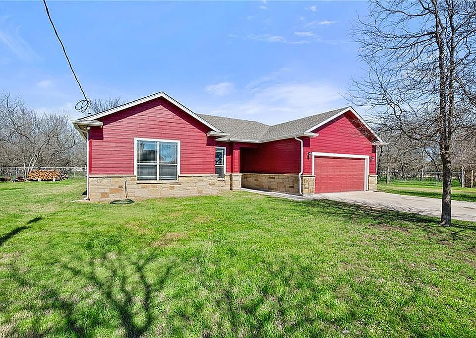2nd image of 104 W Pauwela Ln