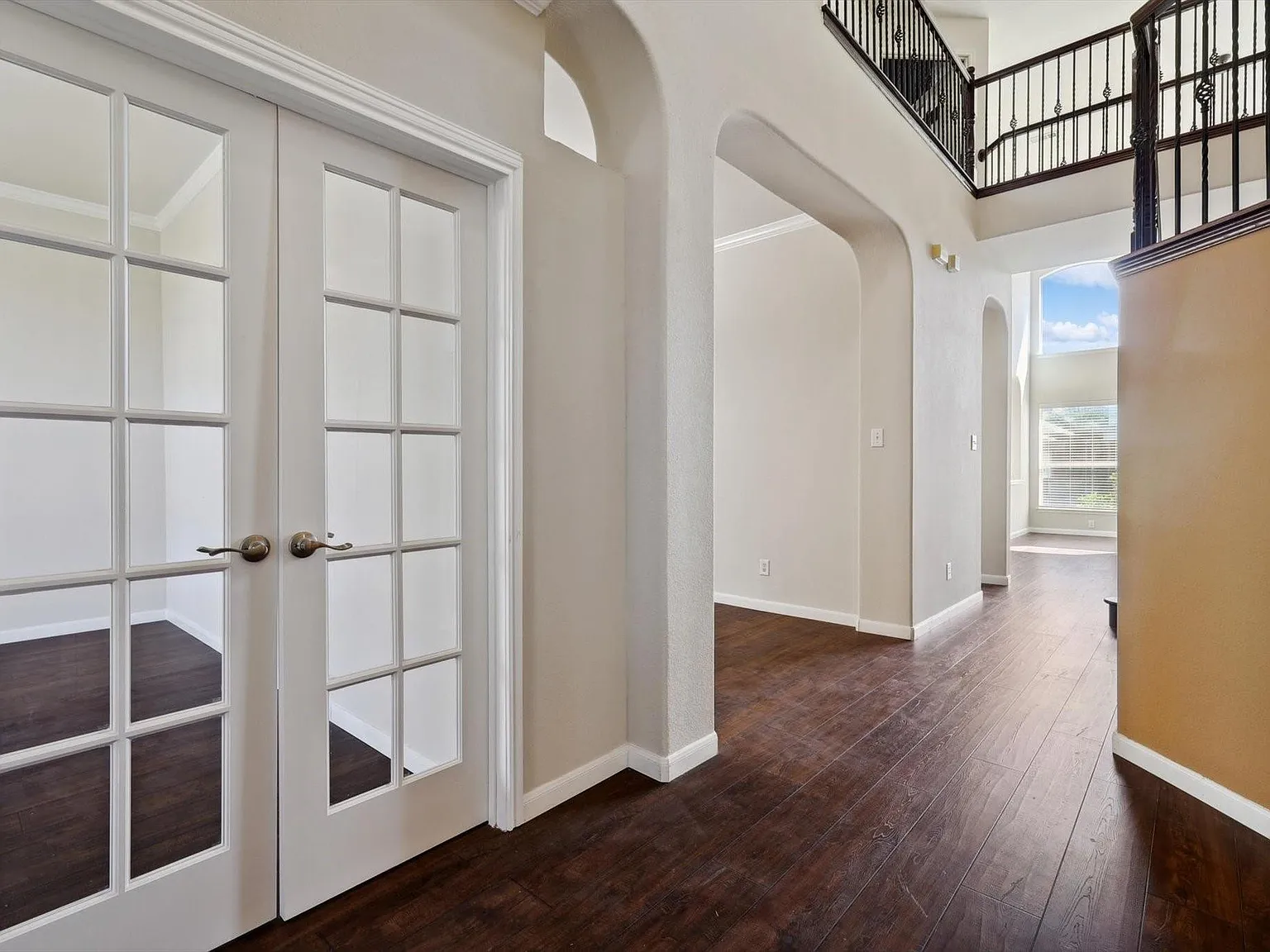 4 bed, 3746 sqft, $3,490 — Photo 3