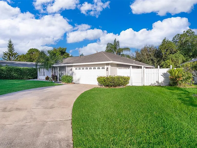 7118 Caloosa Ct — Photo 3