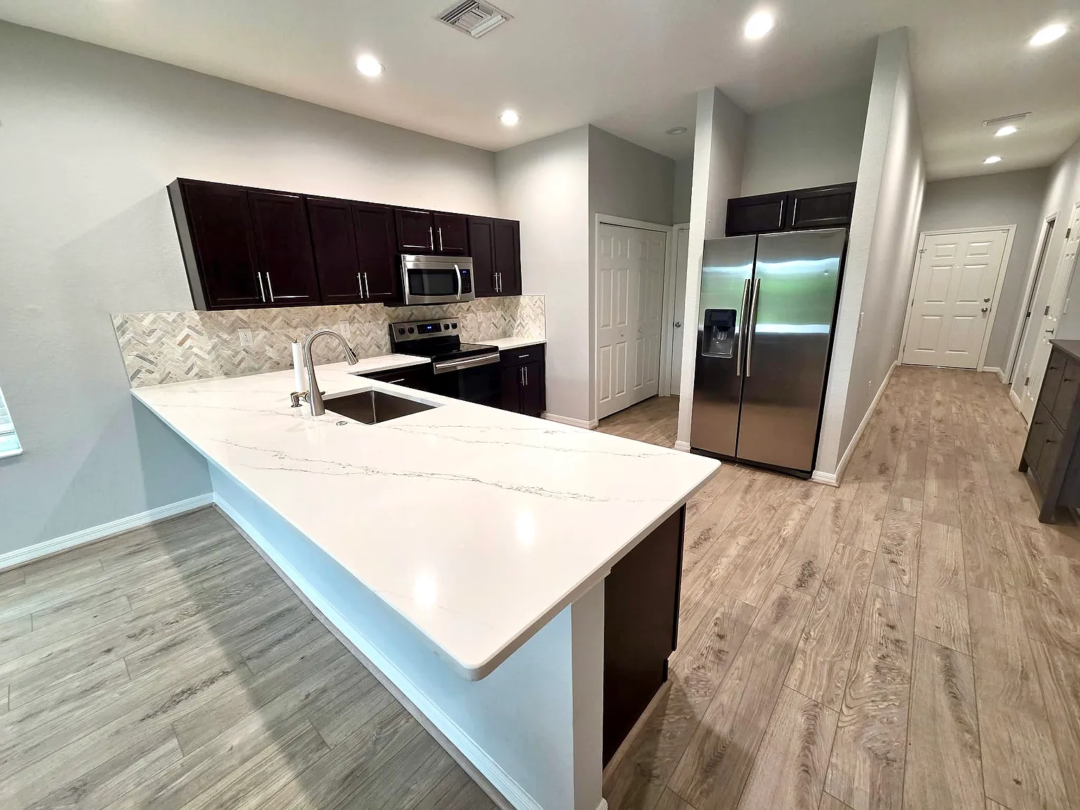 3 bed, 2.5 bath, 1758 sqft, $2,800 — Photo 3