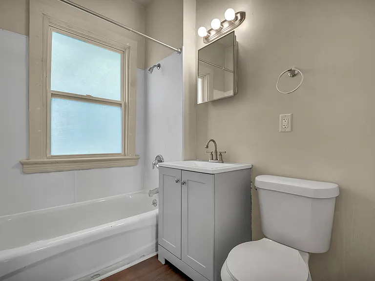 10515 Greenlawn Ave #2 — Photo 20