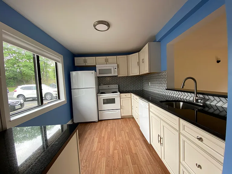 59 Hudson Heights Dr — Photo 8