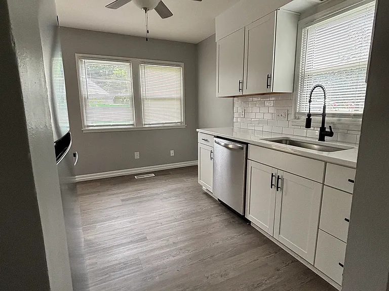 4650 Beacon Hill Rd #4650 — Photo 16