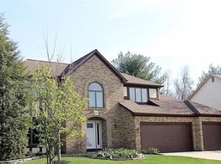 1070 Farrington Dr, Westerville, OH 43081