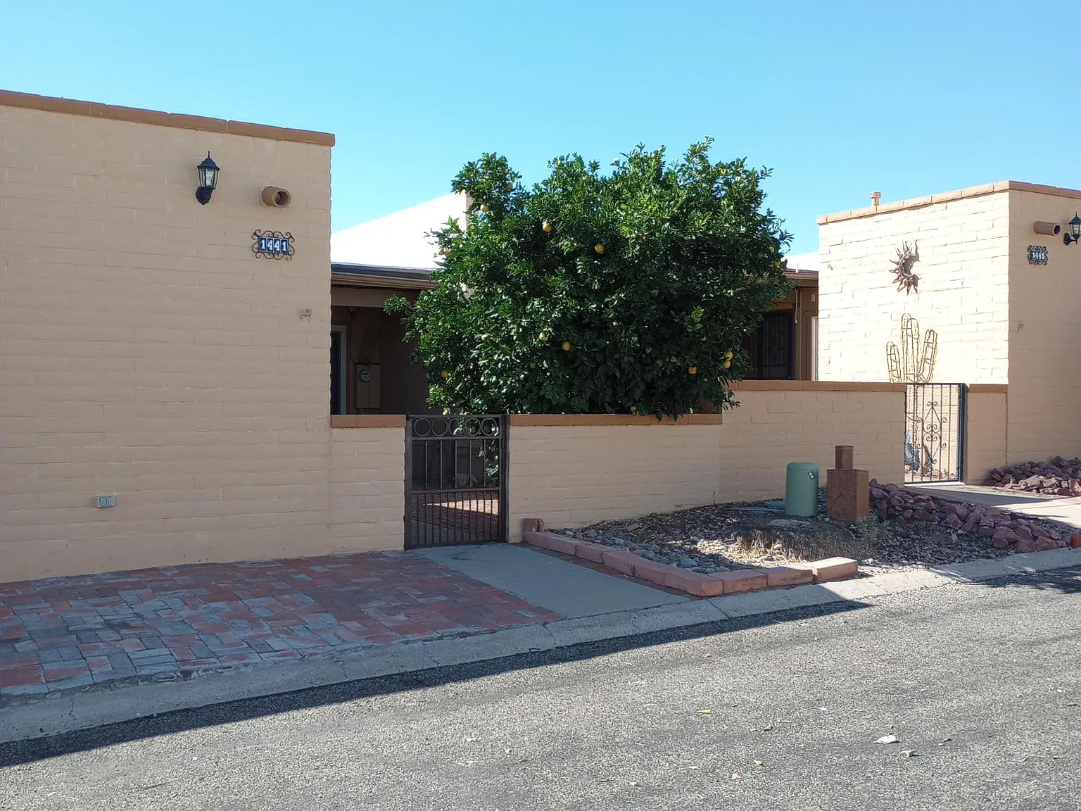 2 bed, 962 sqft, $1,275 — Photo 1
