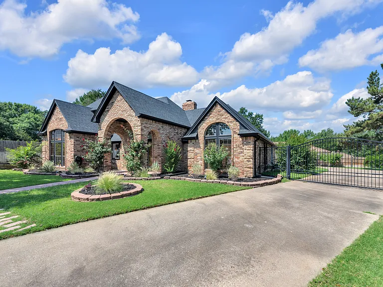 543 Indian Creek Dr — Photo 28