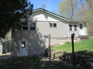 7280 Closing Dam Rd, Cassville, WI 53806